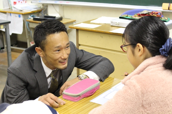 市川市 市川市立中山小学校で 夢の教室 を開催