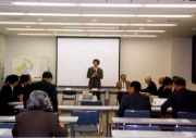 写真：第1回行徳臨海部まちづくり懇談会の模様