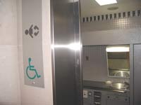 身障者用トイレ(写真画像) 身障者用トイレ(写真画像)