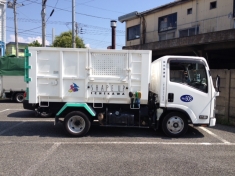 有害ごみ用収集車の写真