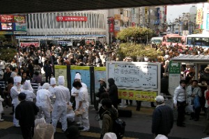 写真：本八幡駅北口の様子