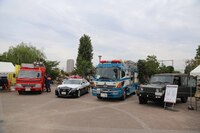 写真：特殊車両が並んでいる様子