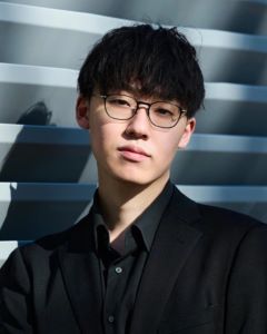 ピアニスト松井啓真のアーティスト写真