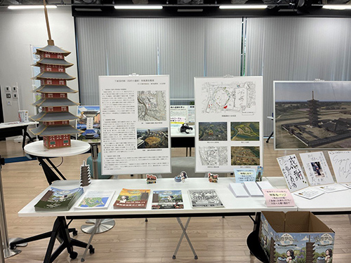 写真：開催記念企画展の様子02