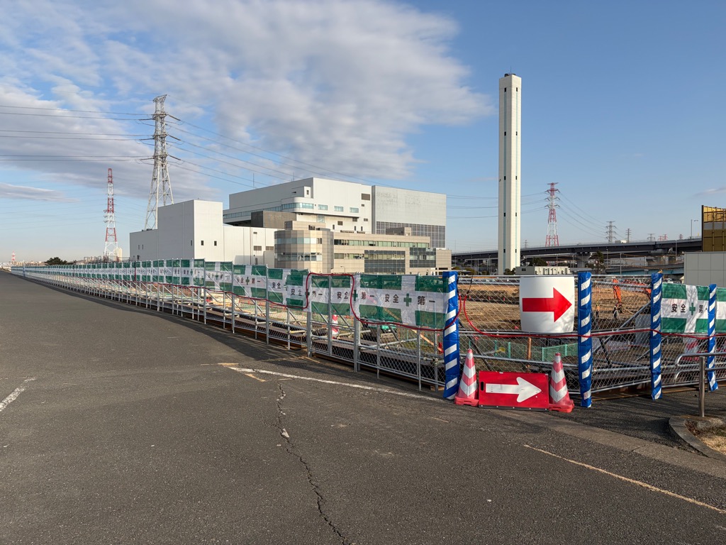 写真：河川側仮囲い設置作業完了