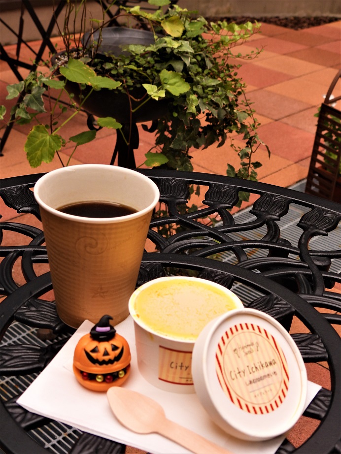 写真:コーヒーとジェラート