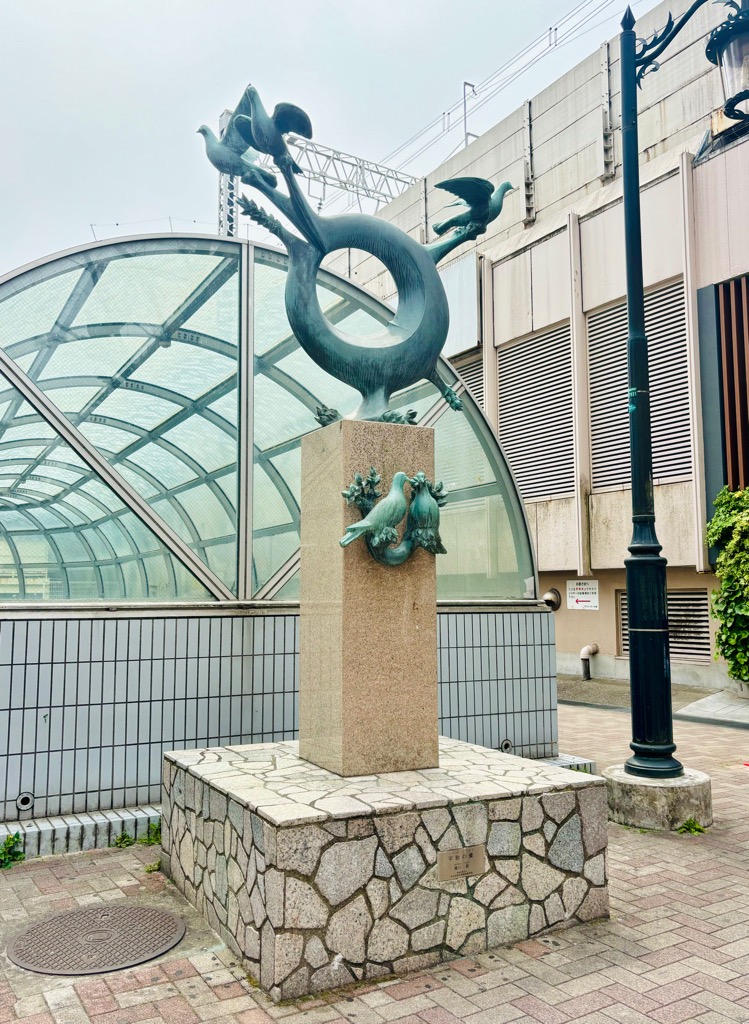 写真:平和の像