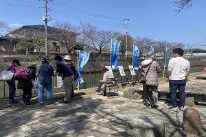 写真：上境橋の親水テラス