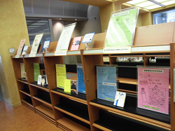 第三中学校ポスター展示のようす 写真:第三中学校ポスター展示のようす