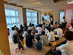写真:夏のおたのしみ会の様子 写真:夏のおたのしみ会の様子