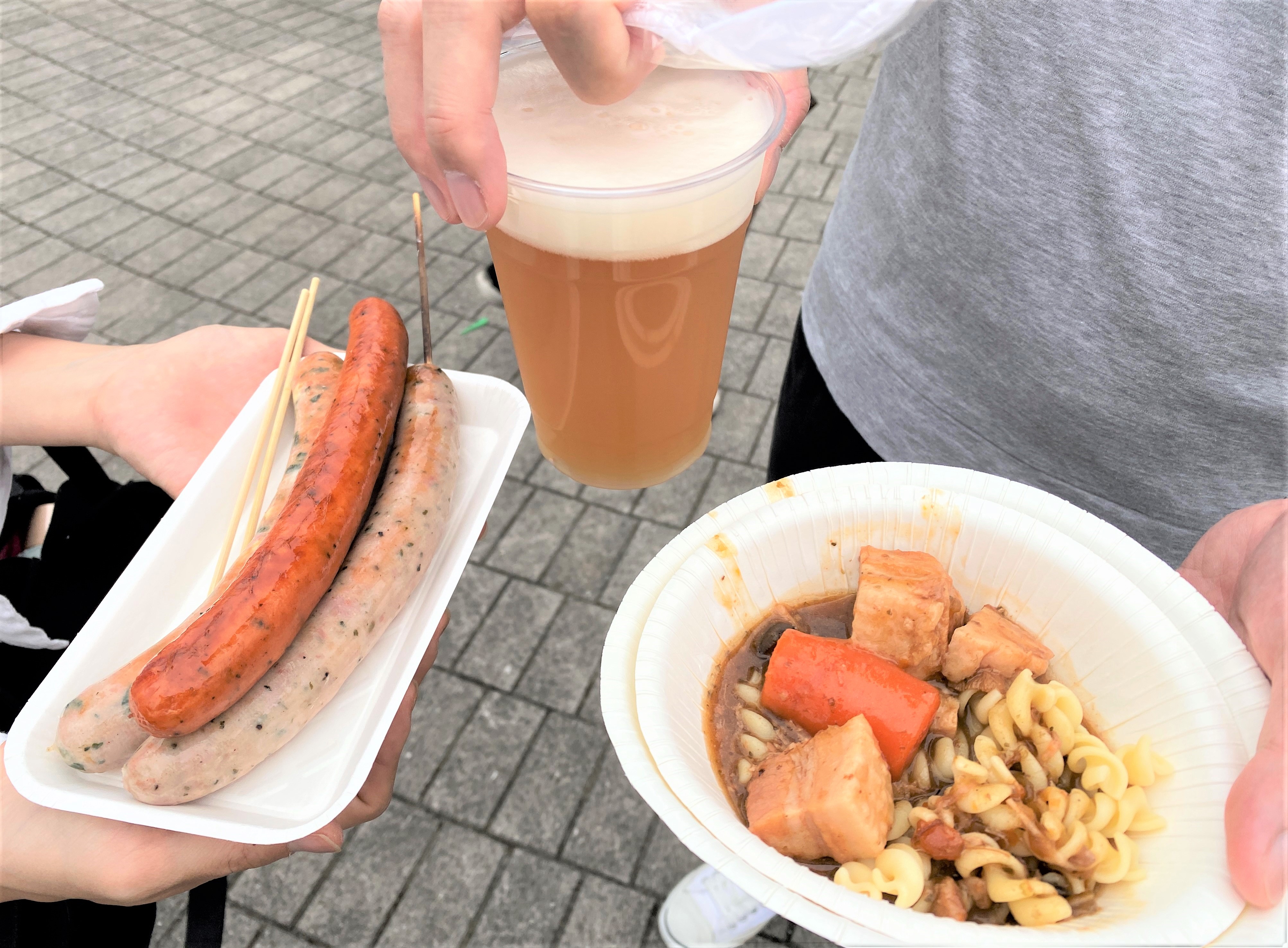 写真：ドイツビールとドイツ料理