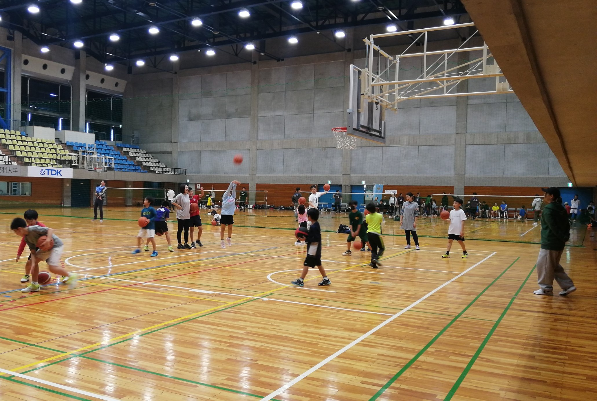 写真:バスケットボール体験会の様子