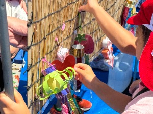 飾り付けの様子(花の子保育園)写真2