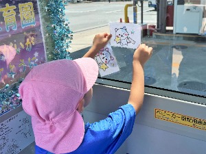 飾り付けの様子(花の子保育園)写真3