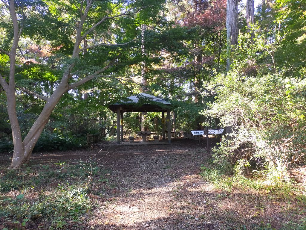 写真　もみじ山入口側