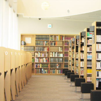 市川駅南口図書館の写真