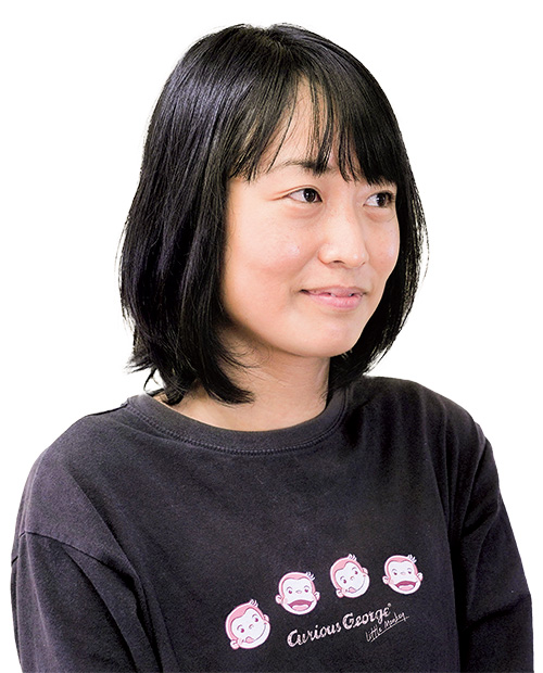 顔画像:夫婦共働きで子どもがいる家族