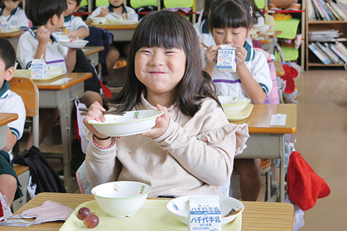 画像：学校給食費の無償化