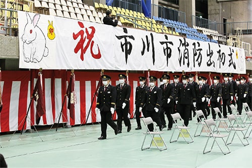 画像:部隊入場の様子
