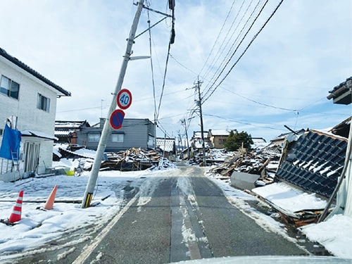 画像：倒壊した建物など