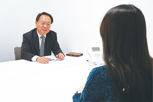 画像:第1庁舎での相談の様子
