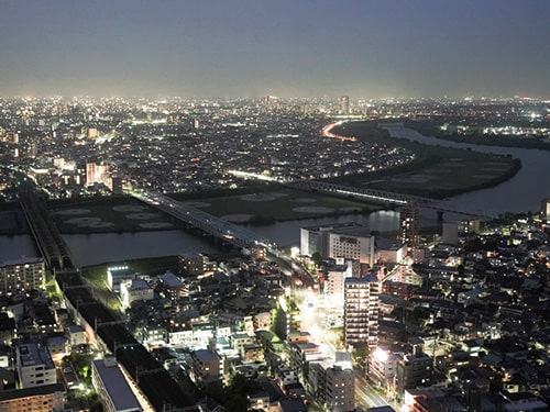 画像:JR市川駅から葛飾区方面を望む夜景