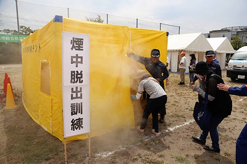 画像：初期消火訓練の様子