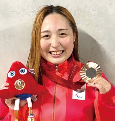 顔画像：辻内 彩野選手