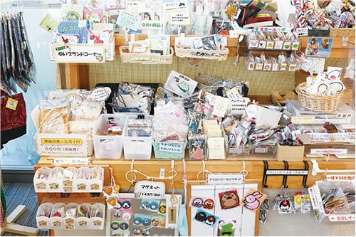 画像：道の駅いちかわの常設販売ブース