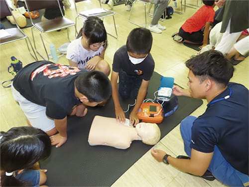 画像：小学生対象の救命入門コース