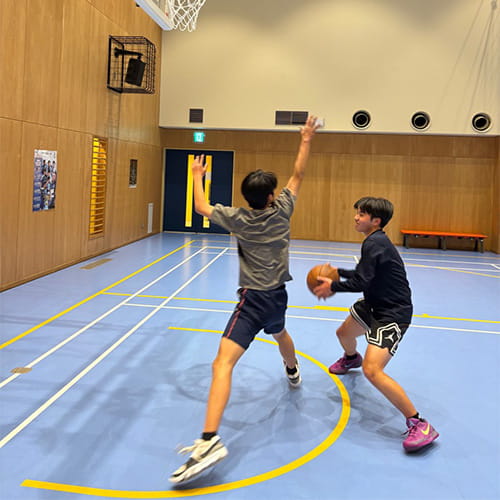 画像：ぴあほーるで遊ぶ子ども