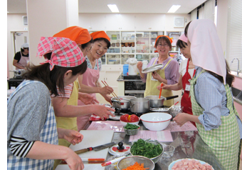 おとなの食育講習会　ヘルスメイト（食生活改善推進員）とクッキング