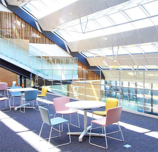 第1庁舎の全てのフロアで業務開始の画像