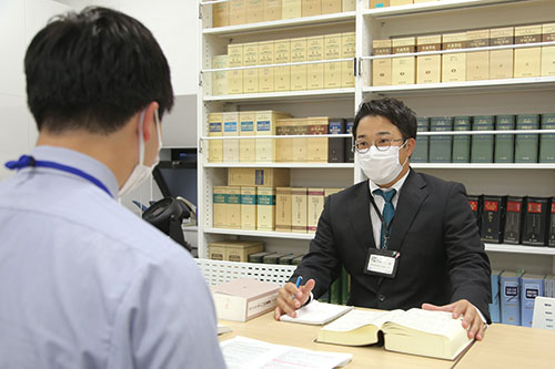 法務課　櫻林主任