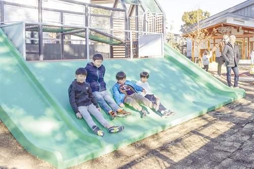 顔画像：屋外広場