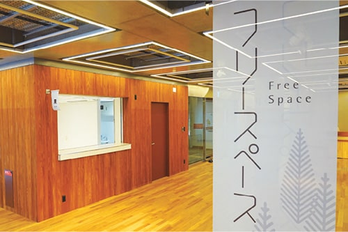 画像：カフェ&フリースペース