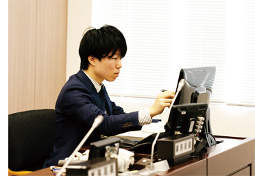 【Facebook】市役所のお仕事紹介 Vol.14わかりやすい議会運営を（議会事務局　高柳陽一）［1月7日］の画像