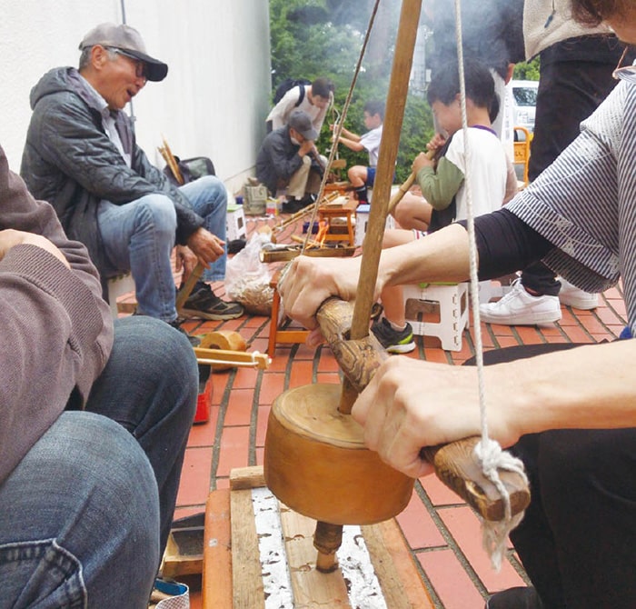 画像：火おこし体験