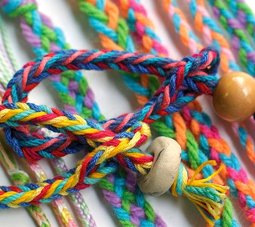 画像：組紐（くみひも）ストラップをつくろう