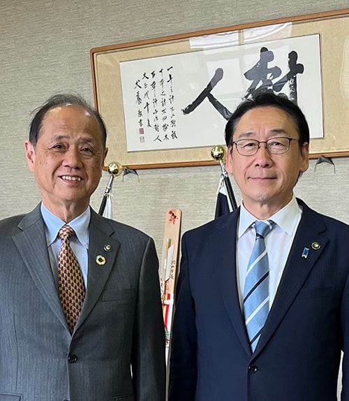 画像：岡山市の大森市長と私