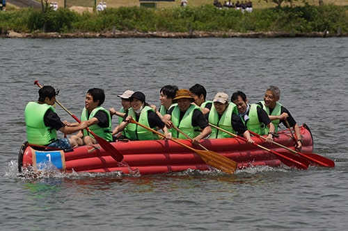 画像：Eボートレースの様子