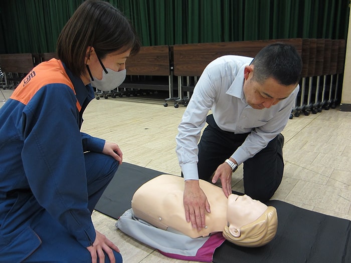 画像：消防局の救命講習