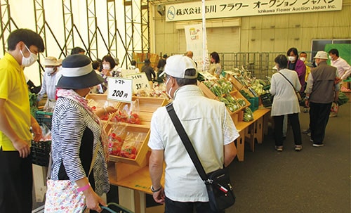 画像：新鮮な野菜が例年並びます
