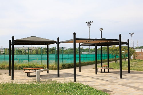 公園内のベンチでほっとひと息つくこともできますの画像2