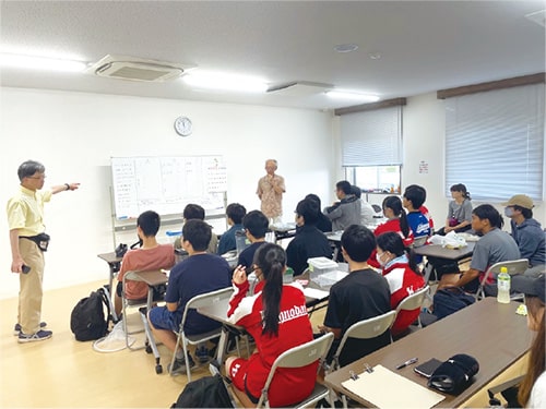 画像：生き物の研究や調査を行いました