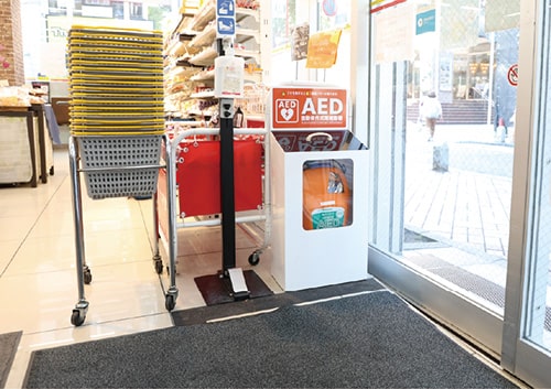 画像：コンビニのAED