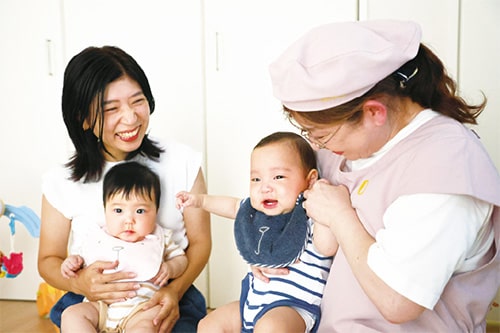 画像：Tさん親子と産後ドゥーラ（専門的育児支援）の石川さん