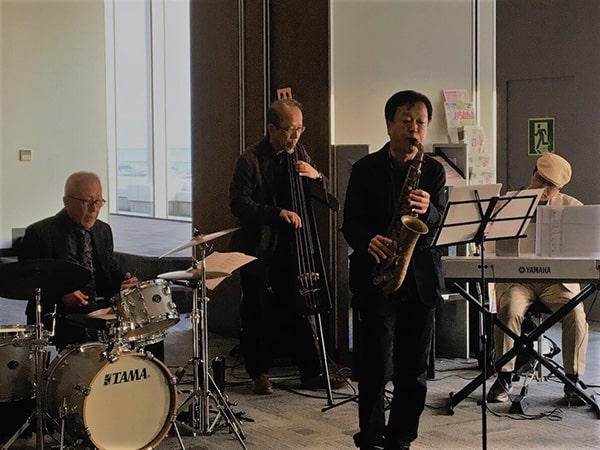 本市を拠点に活動するバンドですの画像