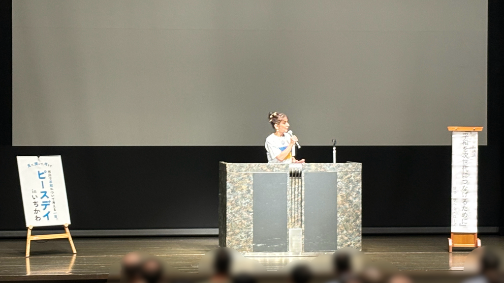 サヘル氏が講演をしている写真