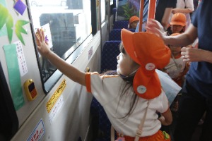 飾り付けの様子（築葉根幼稚園）写真4